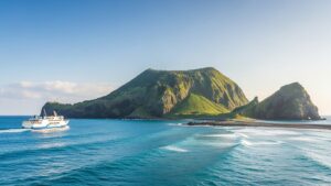 우도 당일치기 체크리스트를 설명하는 우도행 배와 바다 풍경